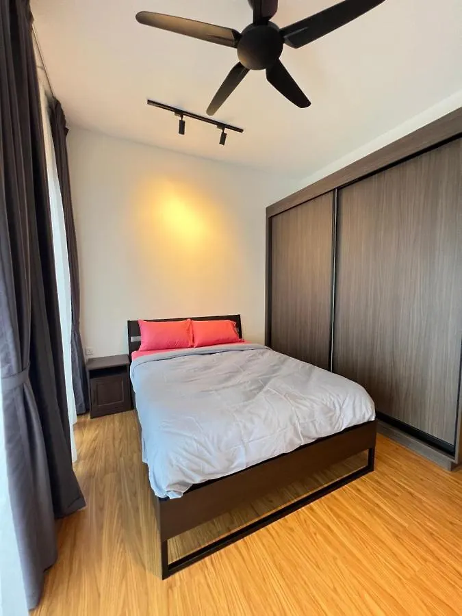 ג'ורג' טאון Beacon Executive Suites #Cozyfamilystay #Rooftoppool #13 ג'ורג' טאון