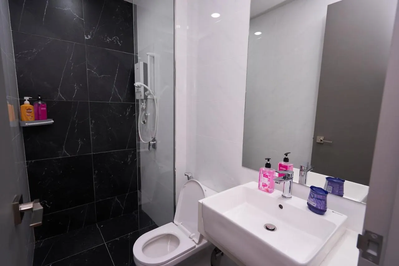 ג'ורג' טאון Beacon Executive Suites #Cozyfamilystay #Rooftoppool #13 מלזיה